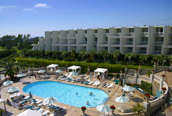 Pool at Hilton La Jolla Torrey Pines